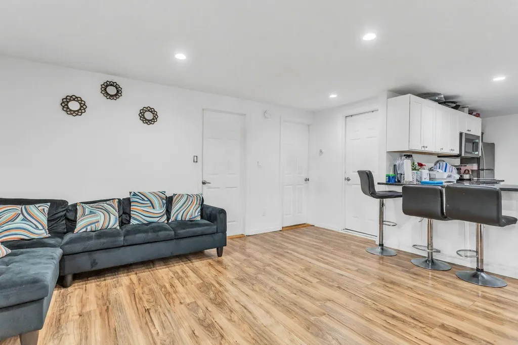 95 E 3rd Street Deer Park NY 11729