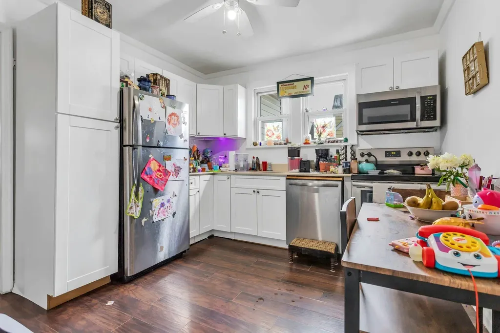 95 E 3rd Street Deer Park NY 11729