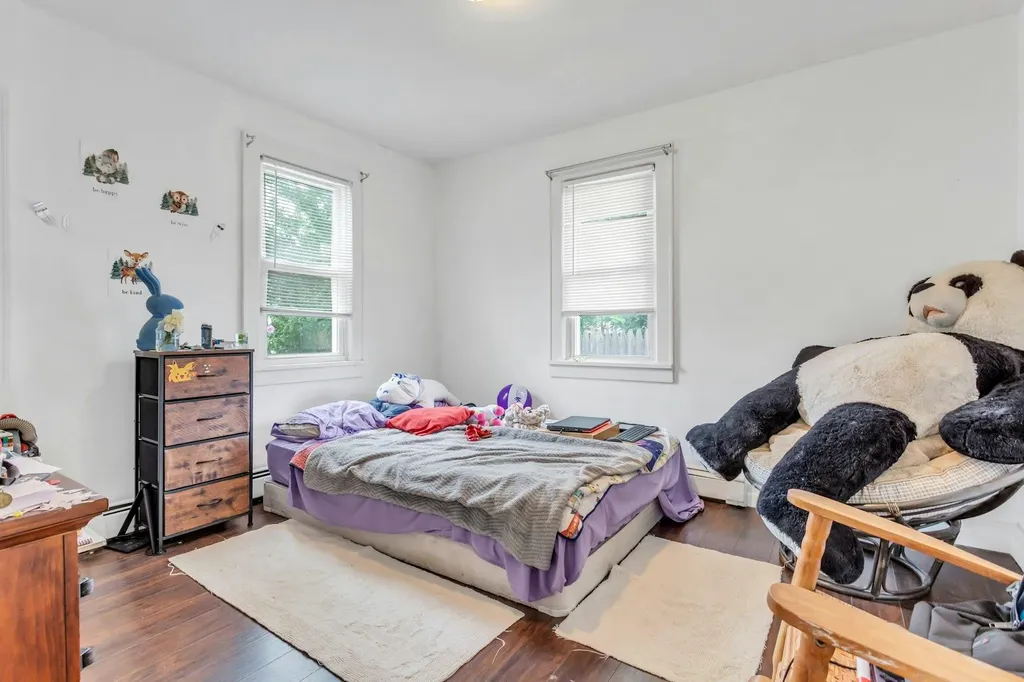 95 E 3rd Street Deer Park NY 11729