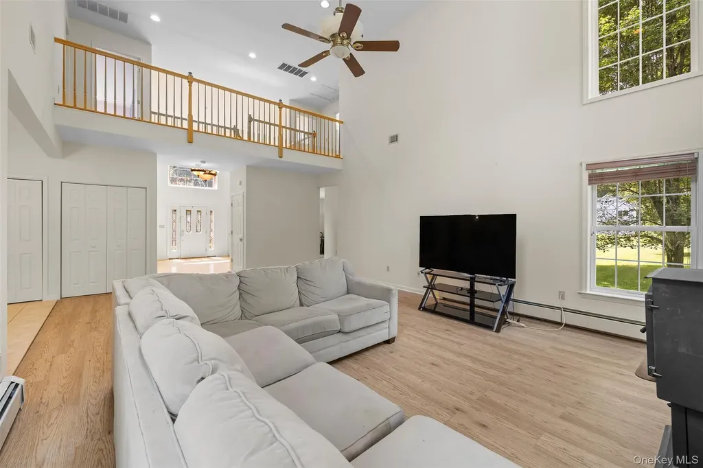 93 Elise Drive Middletown NY 10941