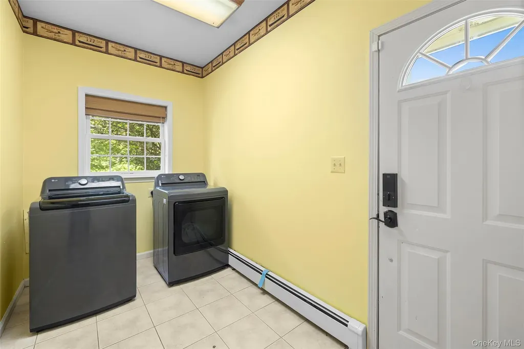 93 Elise Drive Middletown NY 10941