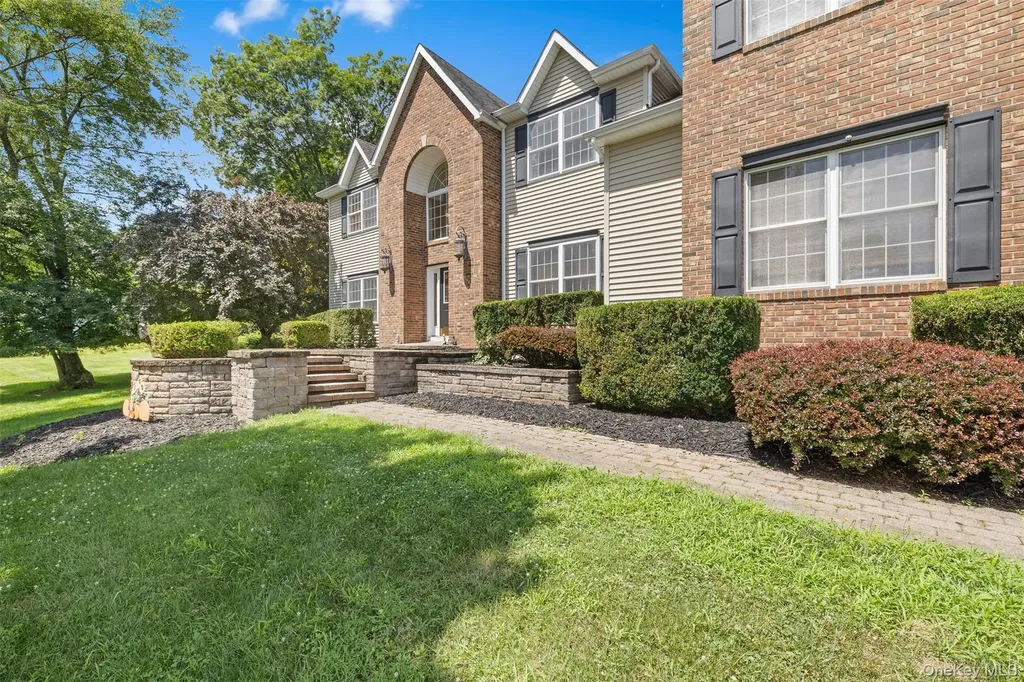 93 Elise Drive Middletown NY 10941