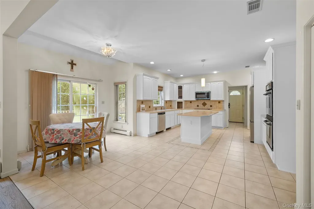 93 Elise Drive Middletown NY 10941