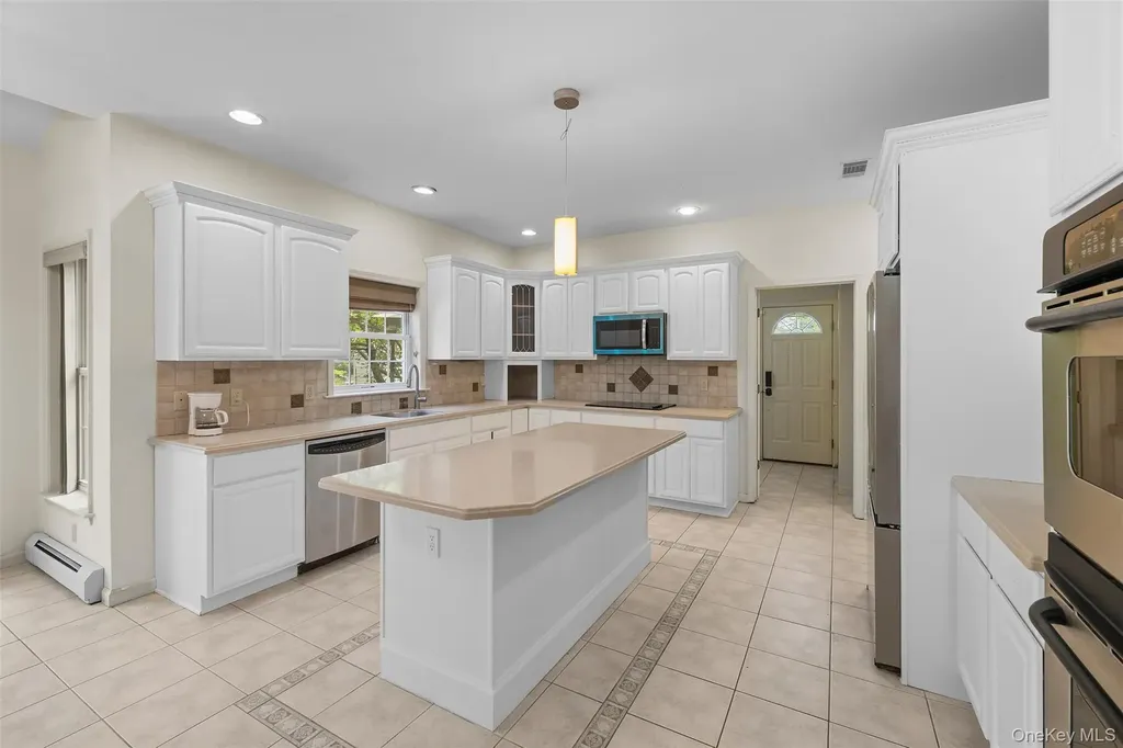 93 Elise Drive Middletown NY 10941