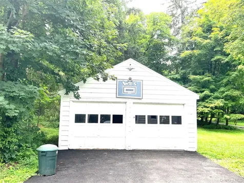 1680 Main Street Pleasant Valley NY 12569