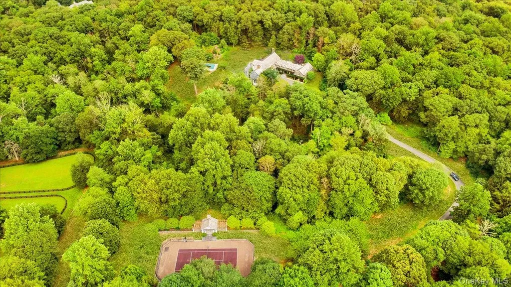 4 Ashfields Lane Armonk NY 10504