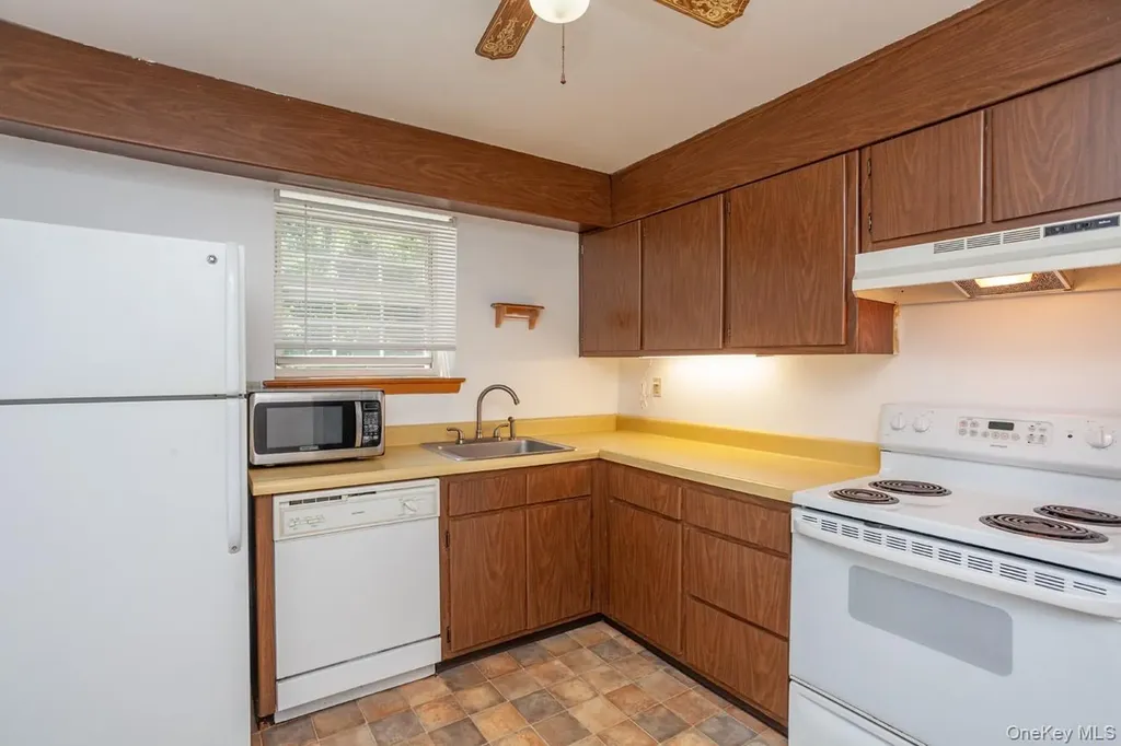 1840 Crompond Road Peekskill NY 10566