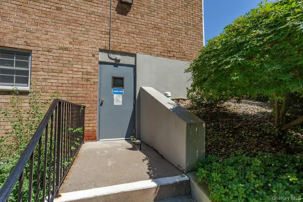 1840 Crompond Road Peekskill NY 10566