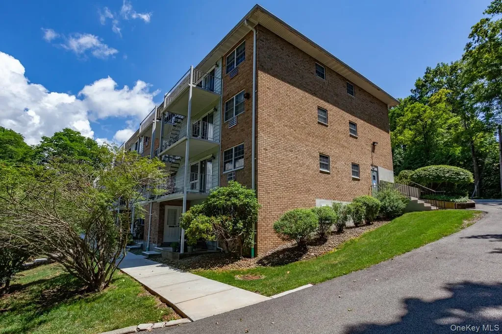 1840 Crompond Road Peekskill NY 10566