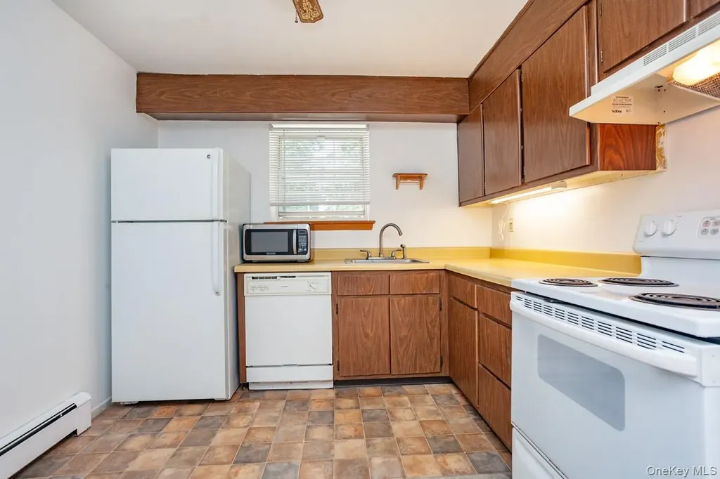 1840 Crompond Road Peekskill NY 10566