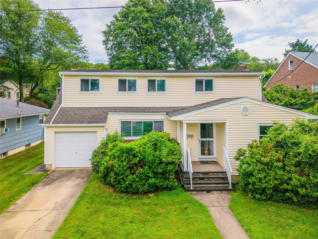 60 Jayson Avenue Great Neck NY 11021