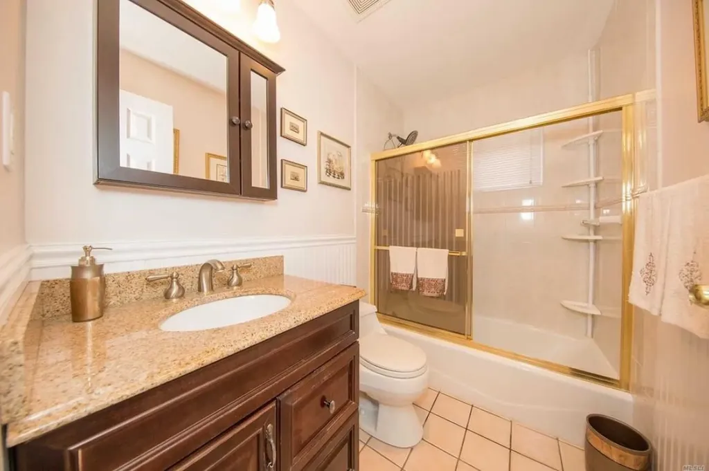 2 Walker Avenue Syosset NY 11791