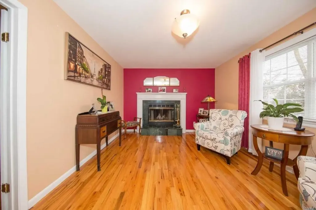 2 Walker Avenue Syosset NY 11791