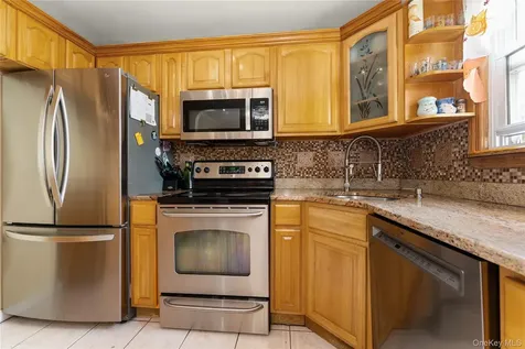 7 Mayfair Road Baldwin NY 11510