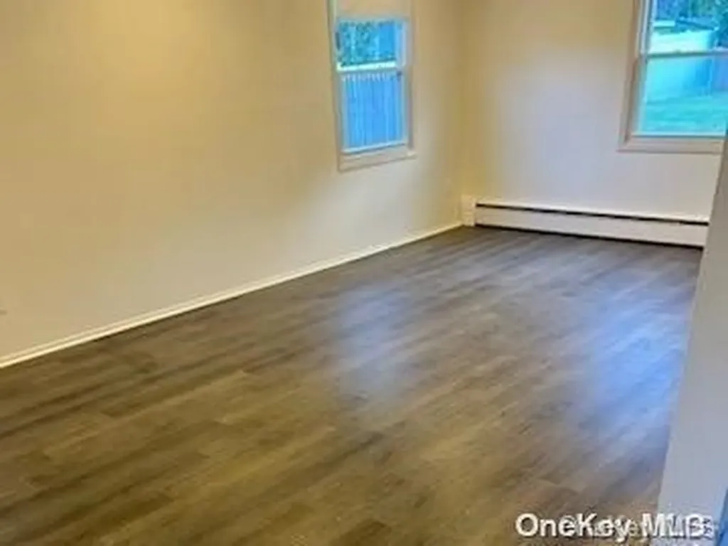 9 Maureen Lane Stony Brook NY 11790