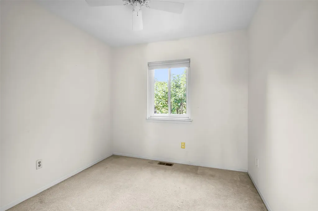 25 The Hamlet Pelham NY 10803