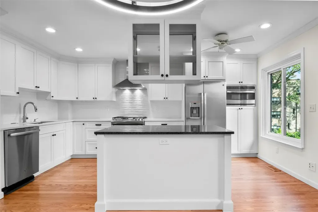 25 The Hamlet Pelham NY 10803