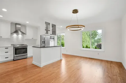 25 The Hamlet Pelham NY 10803