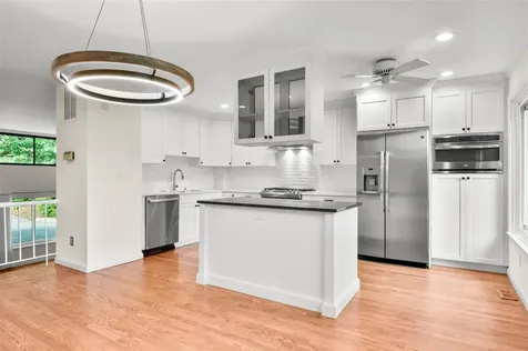 25 The Hamlet Pelham NY 10803