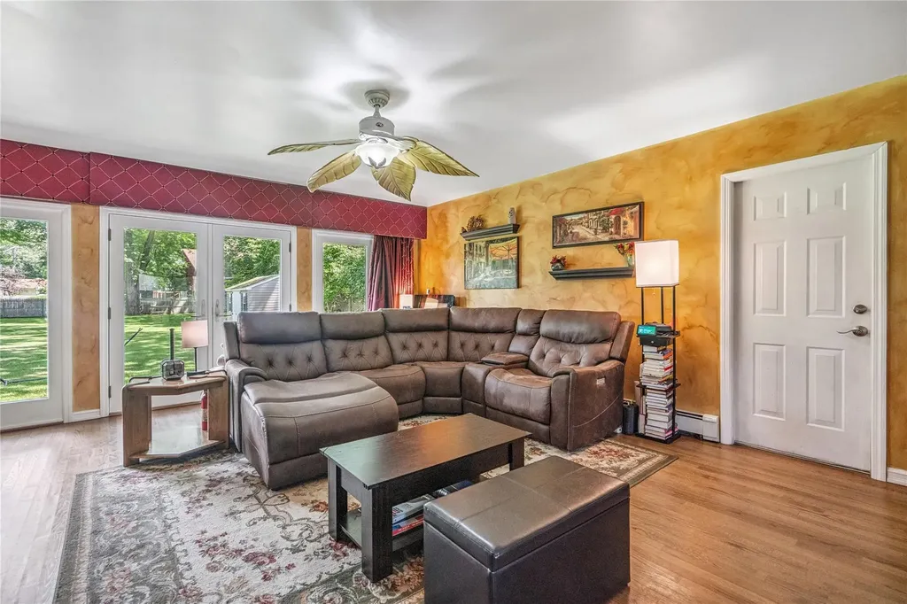 3 Lilly Court Moriches NY 11955