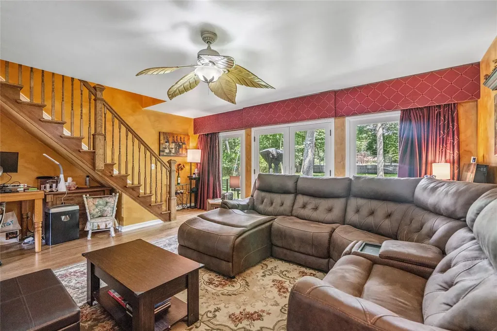 3 Lilly Court Moriches NY 11955