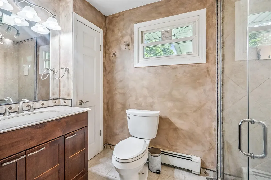 3 Lilly Court Moriches NY 11955