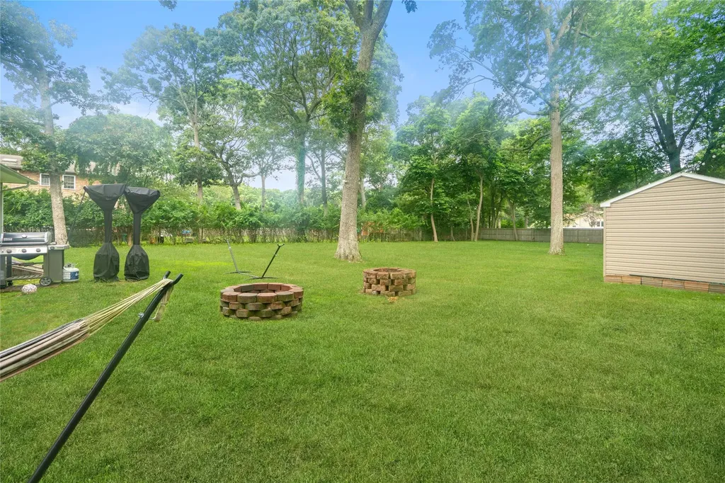 3 Lilly Court Moriches NY 11955