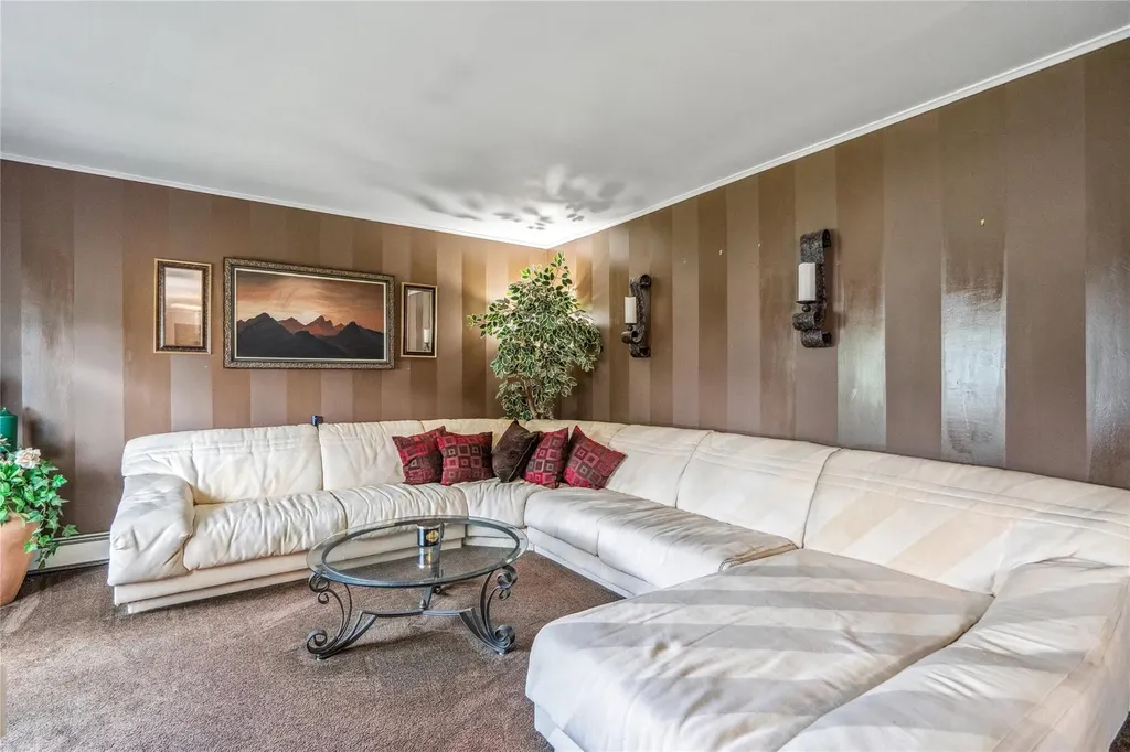 3 Lilly Court Moriches NY 11955