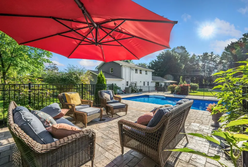 8 Caramel Court Commack NY 11725