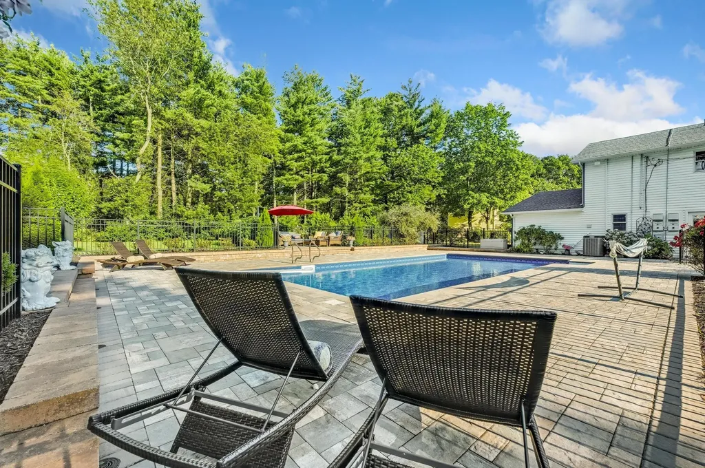 8 Caramel Court Commack NY 11725