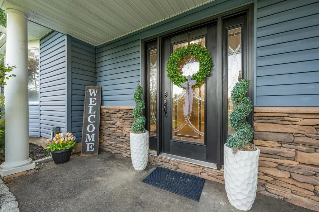 8 Caramel Court Commack NY 11725