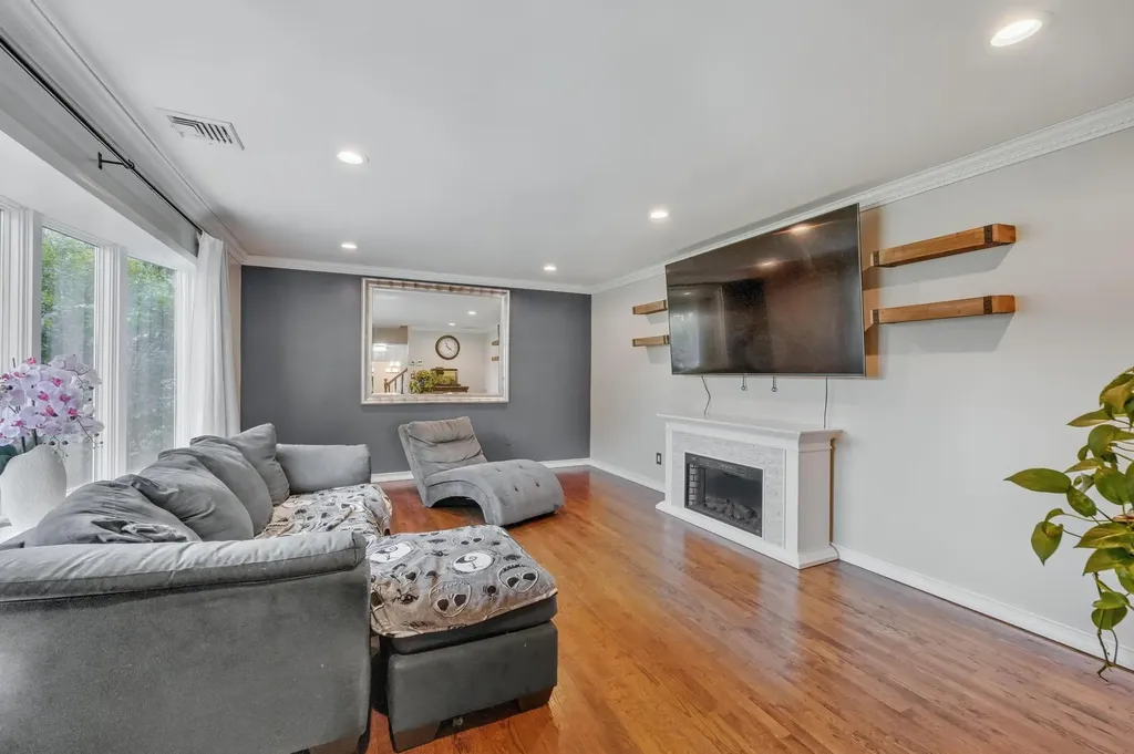 8 Caramel Court Commack NY 11725