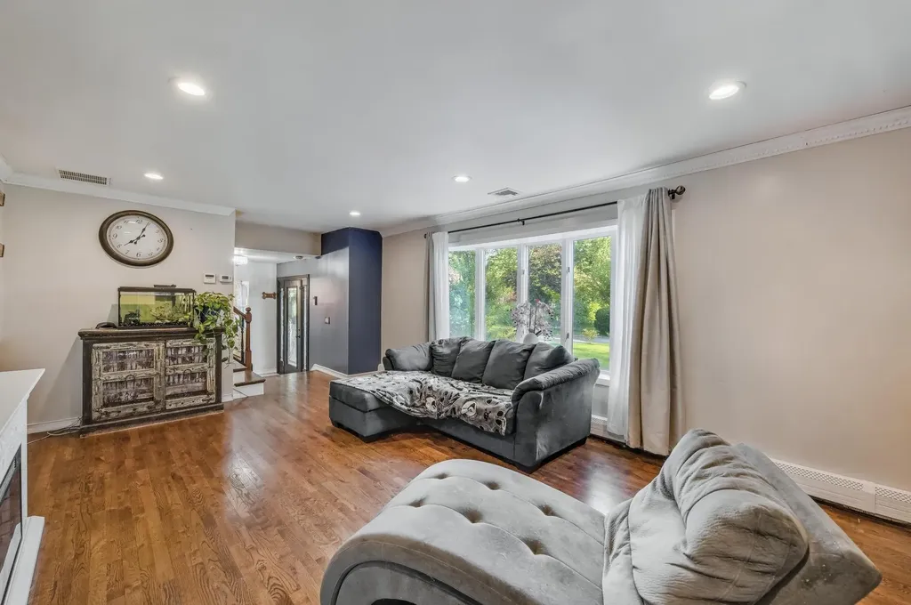 8 Caramel Court Commack NY 11725