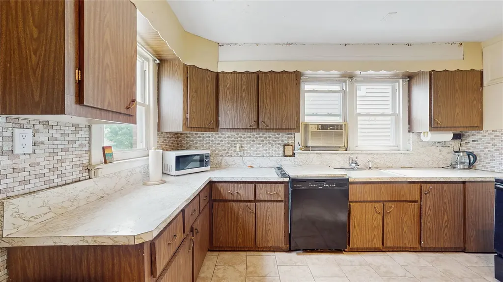 987 E 42nd Street Brooklyn NY 11210