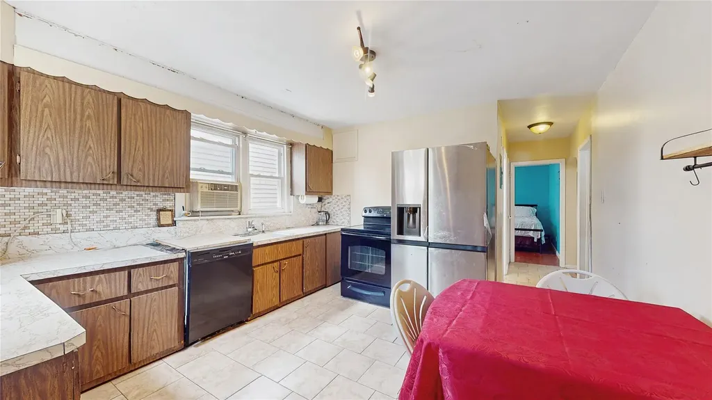 987 E 42nd Street Brooklyn NY 11210