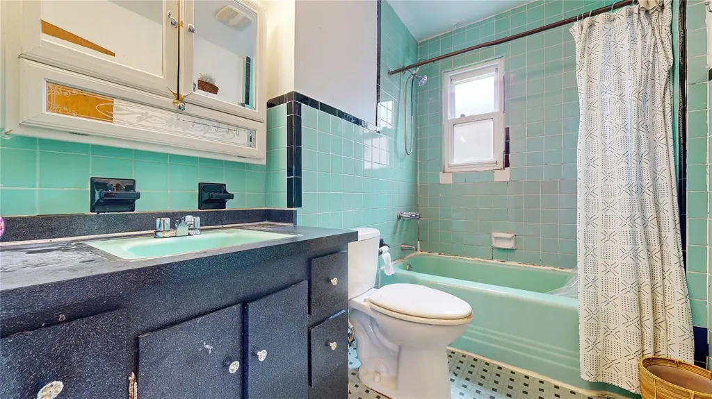 987 E 42nd Street Brooklyn NY 11210