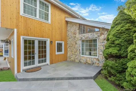 402 Johnson Avenue Bohemia NY 11716