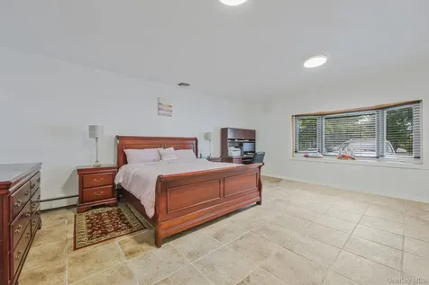 402 Johnson Avenue Bohemia NY 11716