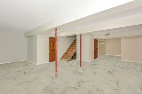 402 Johnson Avenue Bohemia NY 11716