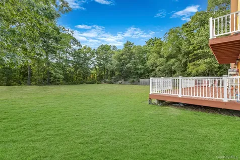 402 Johnson Avenue Bohemia NY 11716