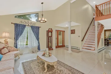 402 Johnson Avenue Bohemia NY 11716