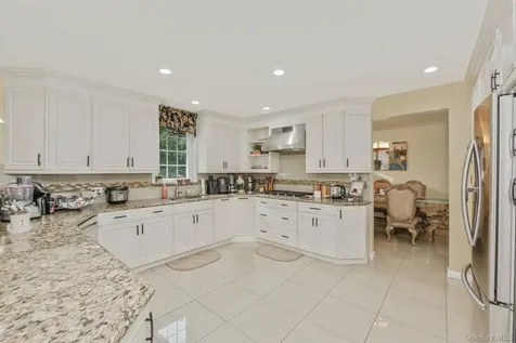 402 Johnson Avenue Bohemia NY 11716