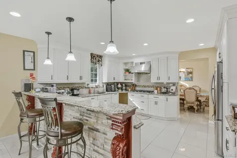 402 Johnson Avenue Bohemia NY 11716