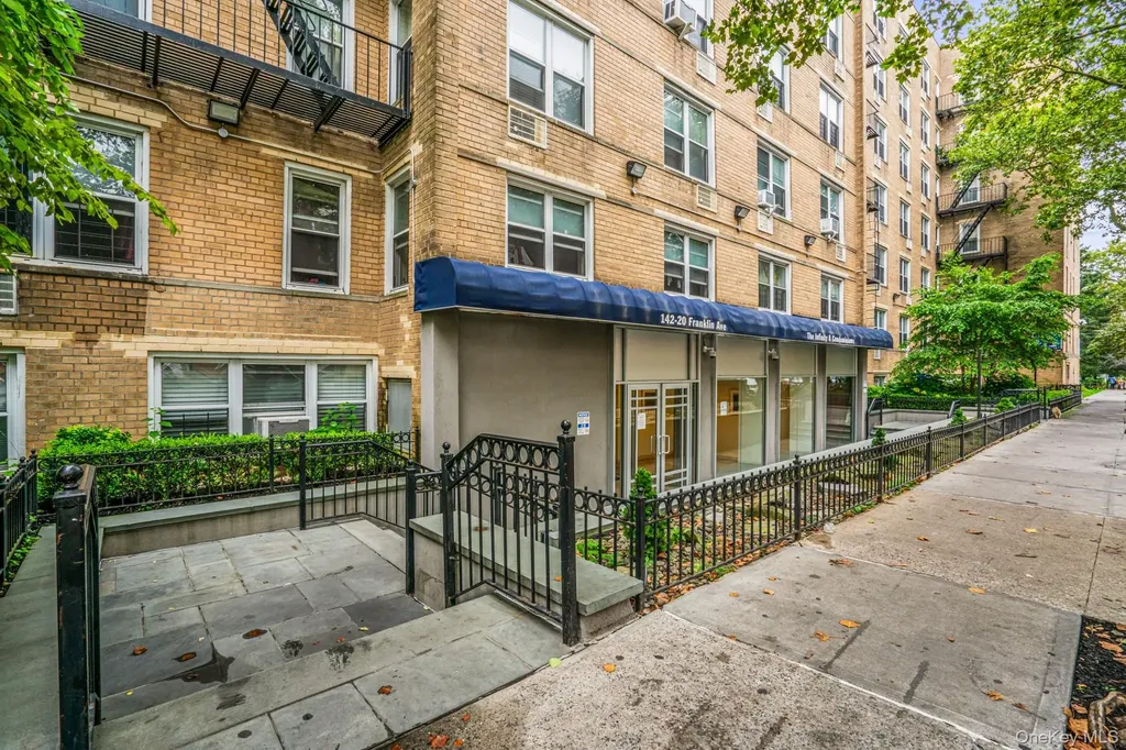 142-20 Franklin Avenue Flushing NY 11355