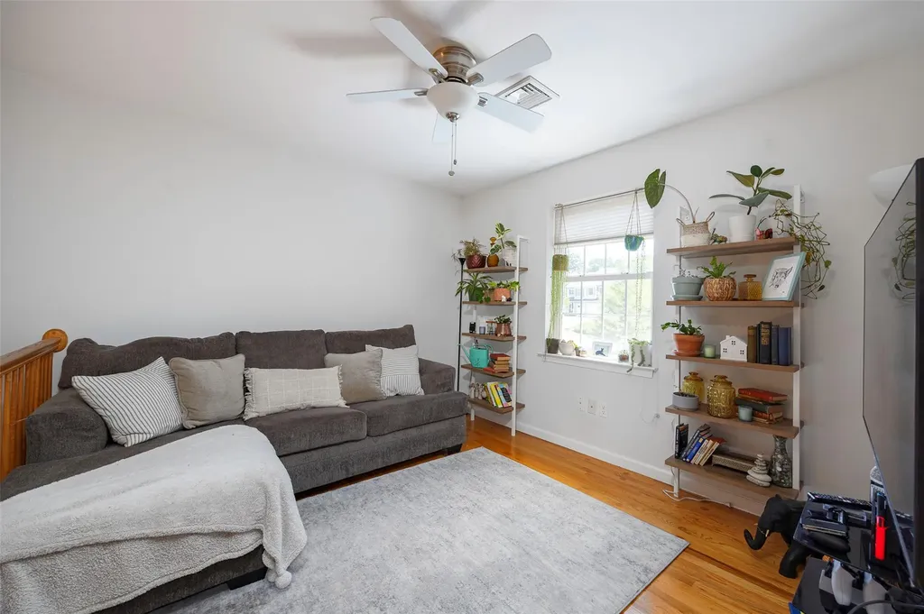 251 Pinebrook Drive Hyde Park NY 12538