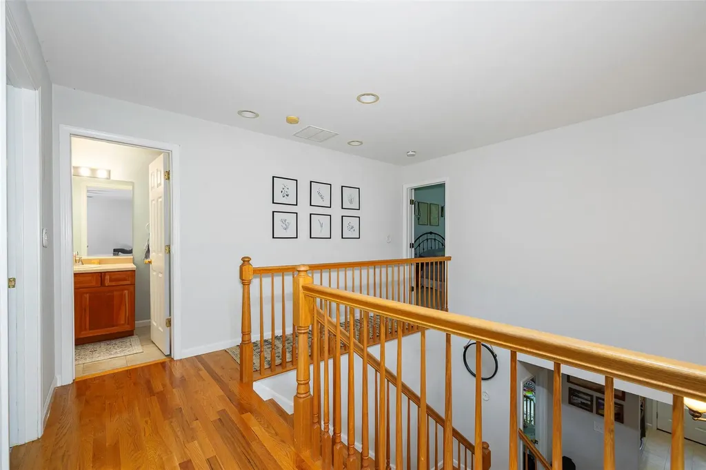 251 Pinebrook Drive Hyde Park NY 12538