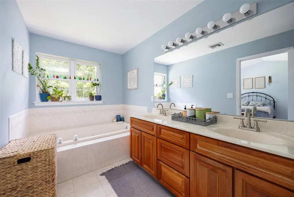 251 Pinebrook Drive Hyde Park NY 12538