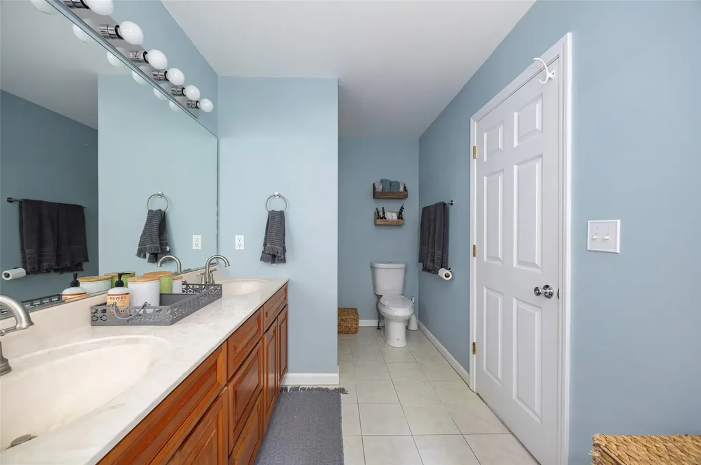251 Pinebrook Drive Hyde Park NY 12538