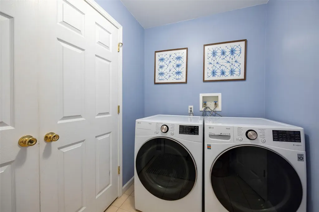 251 Pinebrook Drive Hyde Park NY 12538