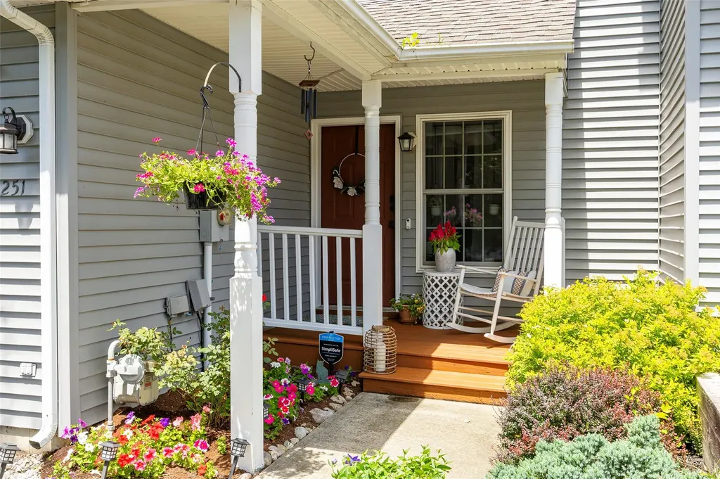 251 Pinebrook Drive Hyde Park NY 12538